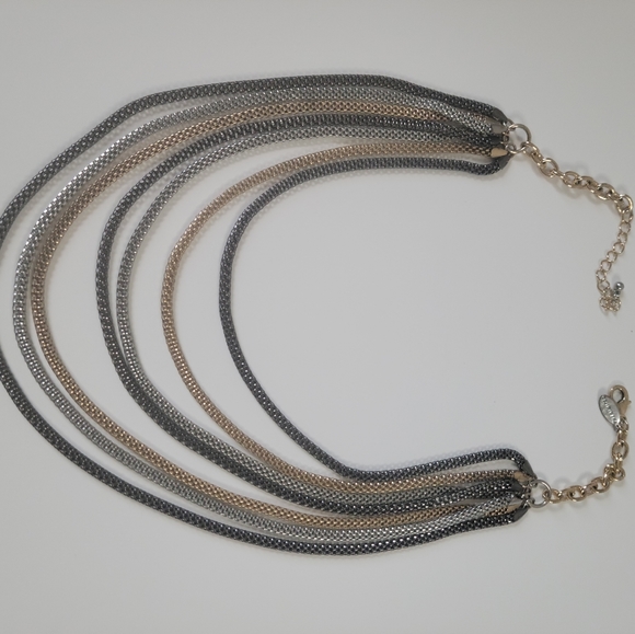 3 Toned Layered Necklace - Picture 4 of 6